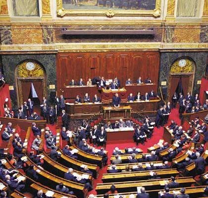 «Η διάσωση της Ελλάδας υπεράσπιση του ευρώ»