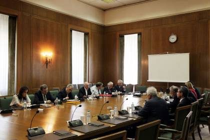Εργασιακή εφεδρεία – ενιαίο μισθολόγιο – καταλήψεις στο σημερινό υπουργικό