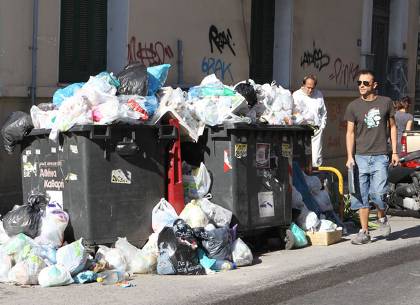 Σκουπίδια επ’ αόριστον