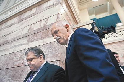 Το δίδυμο Παπανδρέου-Βενιζέλου «παίζει» για το μοντέλο της διαρχίας. Οι υπόλοιποι δελφίνοι διαφωνούν, ενώ κάποιοι στο ΠΑΣΟΚ σκέφτονται και τον Λουκά Παπαδήμο.
