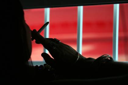 Στην παρανομία και το ηλεκτρονικό τσιγάρο με νικοτίνη
