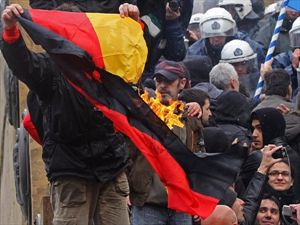 Η καμένη σημαία που πόνεσε το Βερολίνο